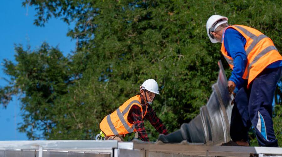 Professional gutter cleaning in Farmington, CT